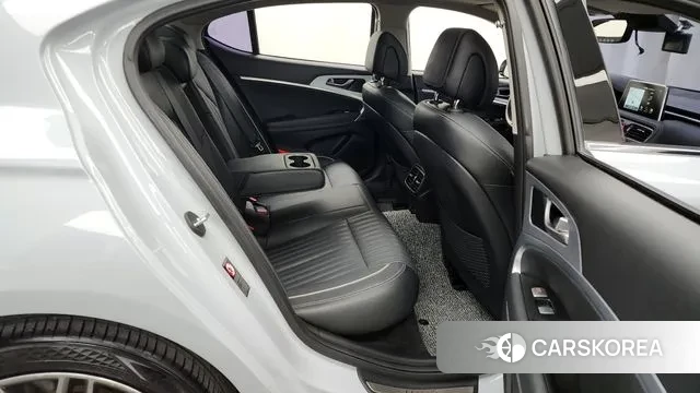 Genesis G70 2018 Светло-серебряный цвет из Кореи, фото 3