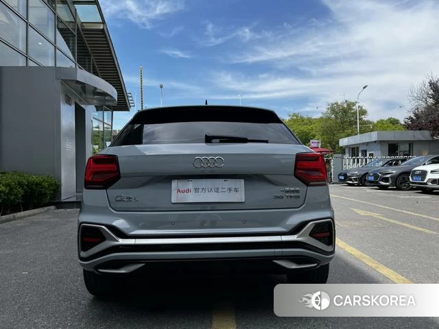 Audi Q2L 2024 Серебристо-серый из Китая, фото 3