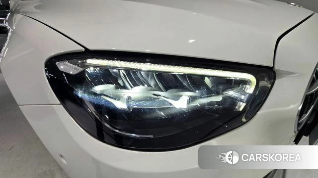 Mercedes-Benz E-Class W213 2022 Белый из Кореи, фото 3