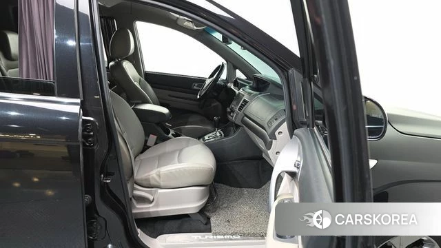 Ssangyong Korando Turismo 2018 Черный из Кореи, фото 3