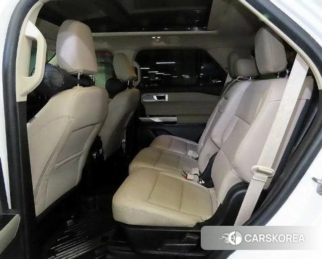 Ford Explorer 6th Generation 2021 Белый из Кореи, фото 3