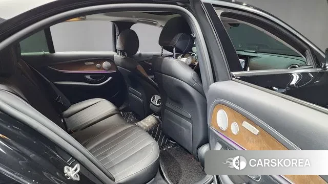 Mercedes-Benz E-Class W213 2019 Черный из Кореи, фото 3