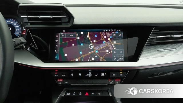 Audi A3 (8Y) 2023 Белый из Кореи, фото 3