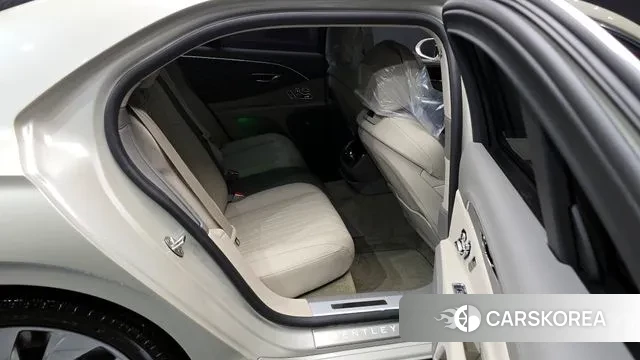 Bentley Flying Spur 3rd Generation 2021 Жемчужный цвет из Кореи, фото 3