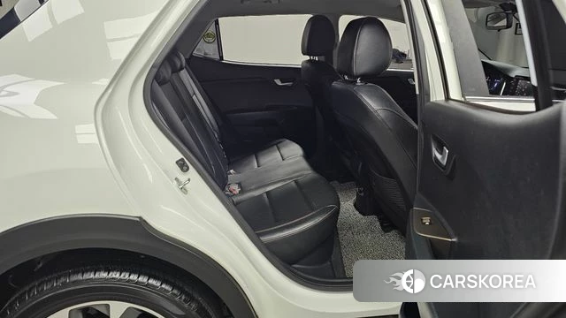 Kia Stonic 2018 Белый из Кореи, фото 3