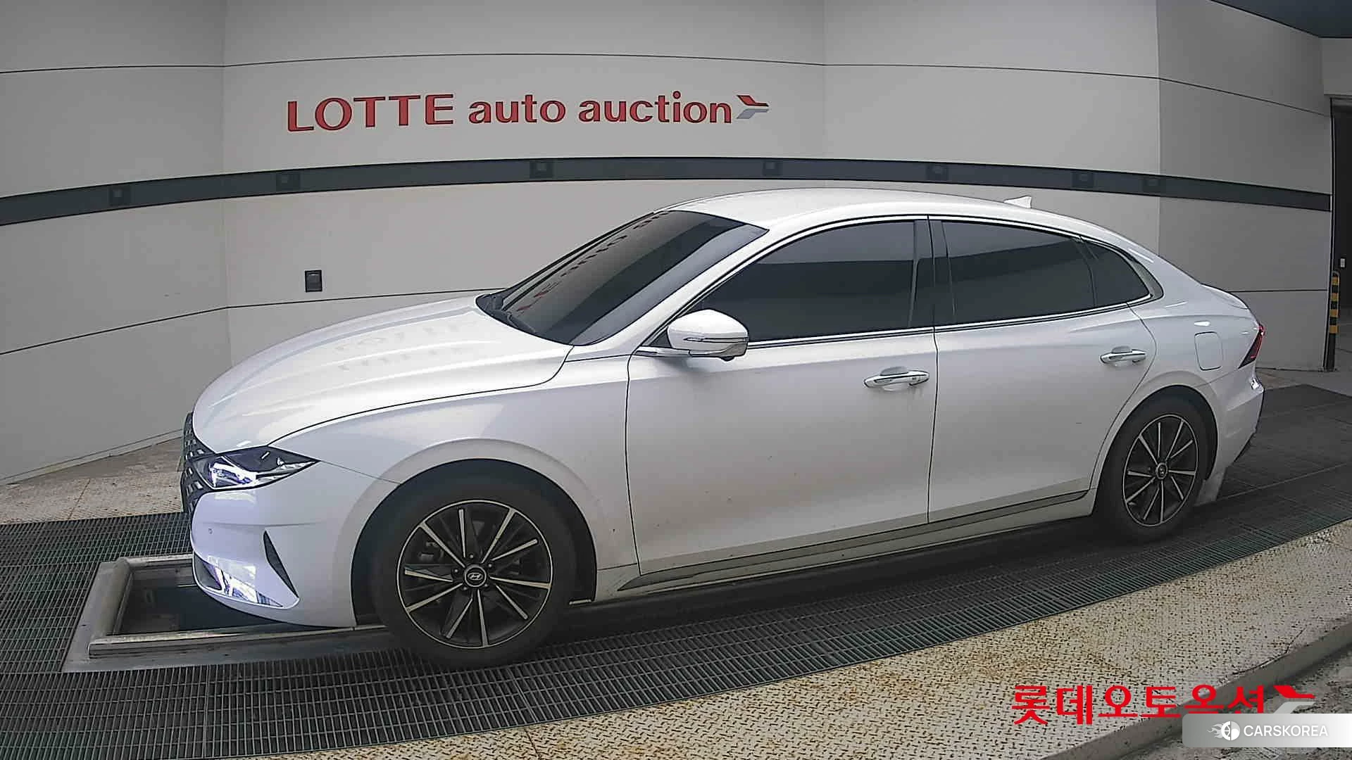 Hyundai Grandeur 2023 Serenity White Pearl (Optional addition) из Кореи, фото 3