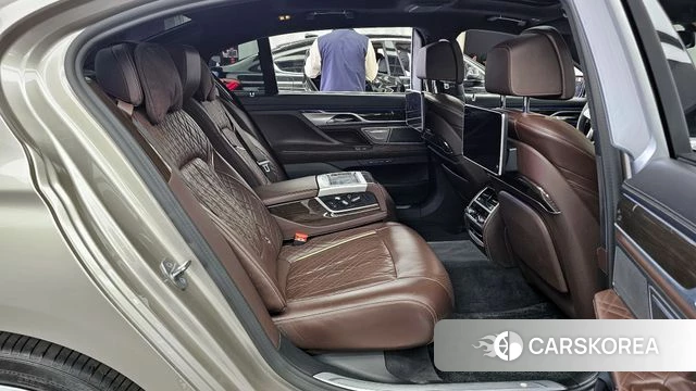 BMW 7 Series (G11) 2021 Песочный из Кореи, фото 3