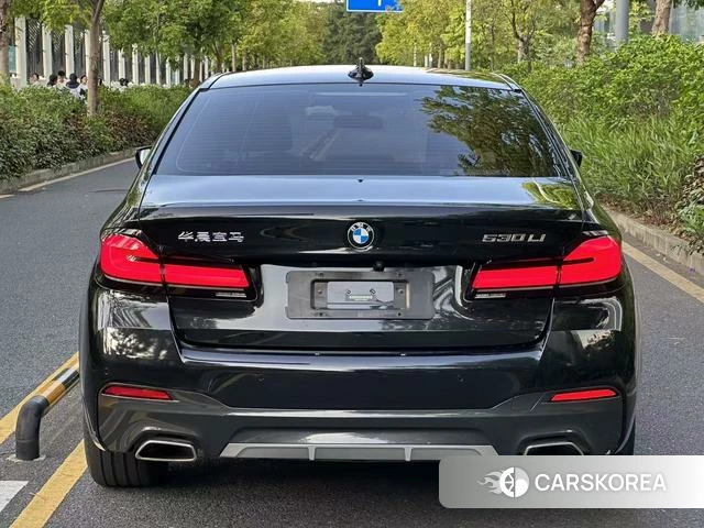 BMW 5 series 2022 Черный из Китая, фото 3