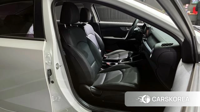 Kia The New K3 2nd generation 2021 Белый из Кореи, фото 3