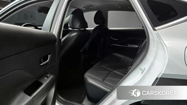 Hyundai Kona (SX2) 2023 Белый из Кореи, фото 3