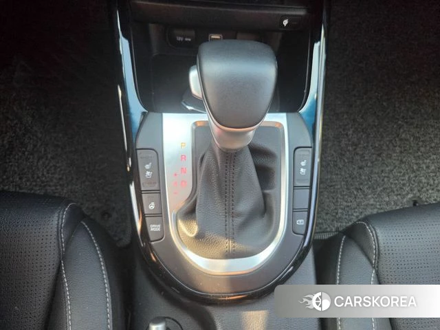 Kia The New K3 2nd generation 2023 Белый из Кореи, фото 3