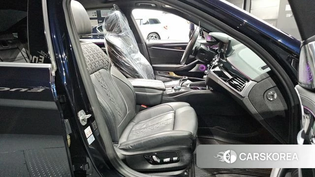 BMW 5 Series (G30) 2020 Черный из Кореи, фото 3