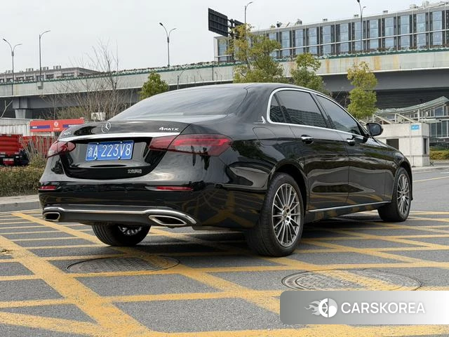 Mercedes-Benz E-class 2023 Черный из Китая, фото 3