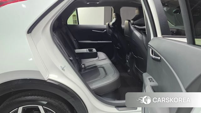 Kia Di Ol Nu Niro 2025 Белый из Кореи, фото 3