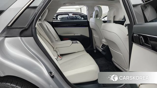 Hyundai Grandeur (GN7) 2023 Серебристо-серый из Кореи, фото 3