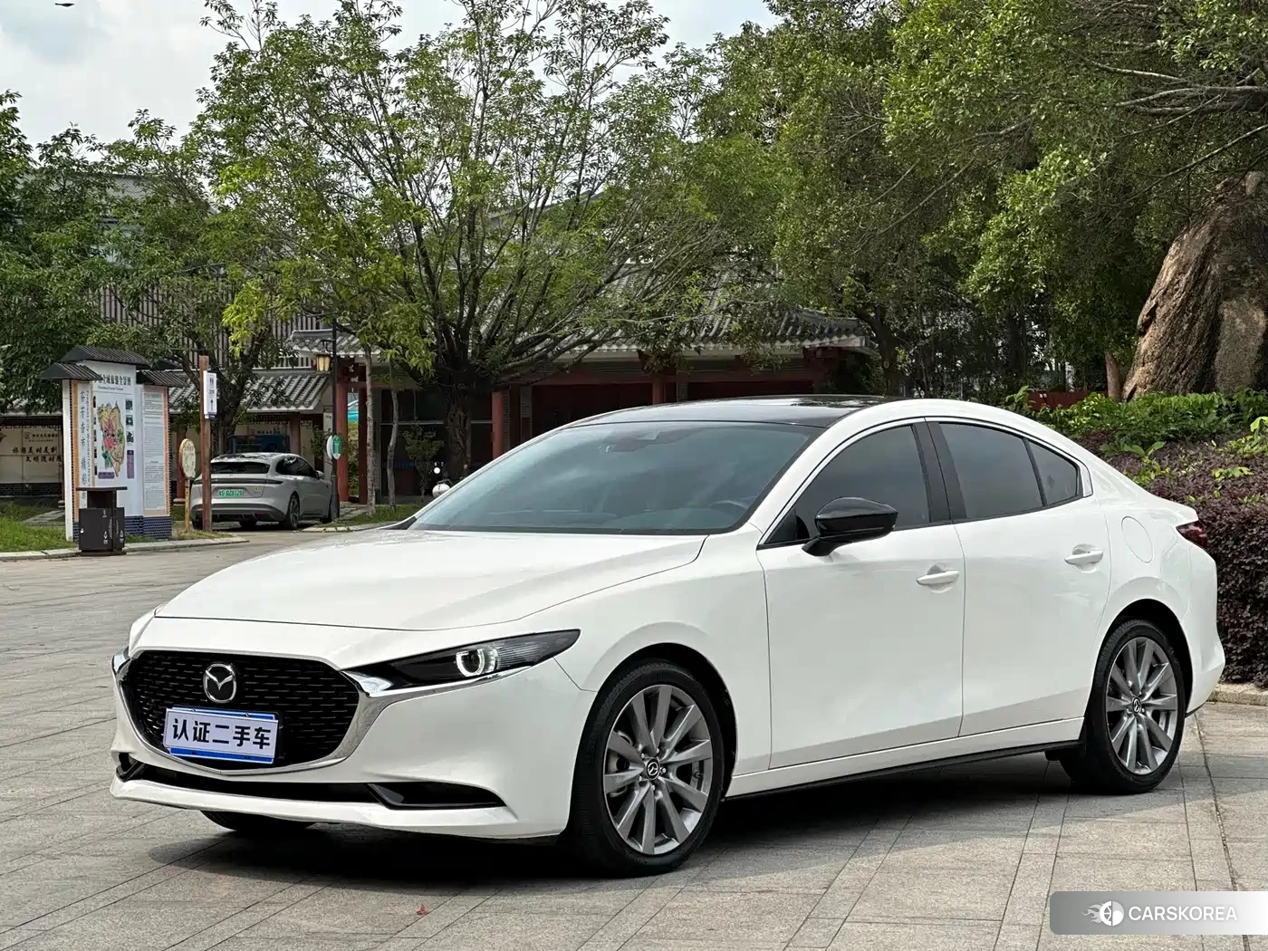 Mazda 3 2023 Белый из Китая, фото 3