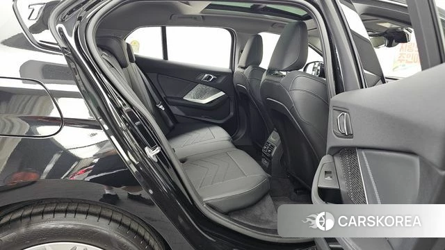 BMW 1 Series (F70) 2025 Черный из Кореи, фото 3