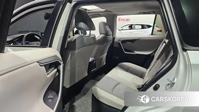 Toyota RAV4 5th Generation 2023 Белый из Кореи, фото 3