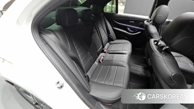 Mercedes-Benz E-Class W213 2023 Белый из Кореи, фото 3