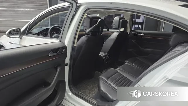 Volkswagen Passat GT (B8) 2018 Белый из Кореи, фото 3