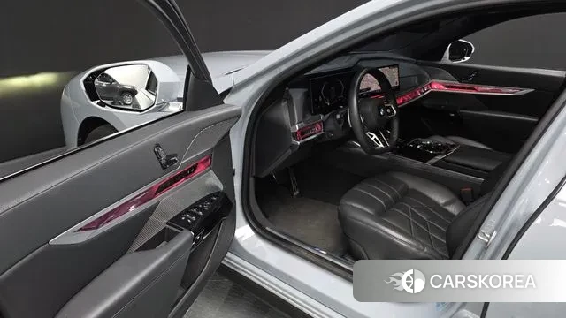 BMW 7 Series (G70) 2023 Серый из Кореи, фото 3