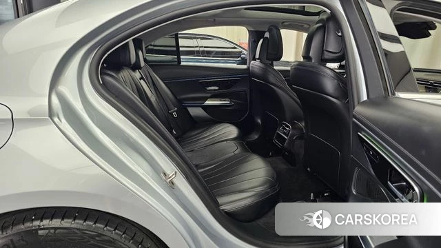 Mercedes-Benz E-Class W214 2024 Серебряный из Кореи, фото 3