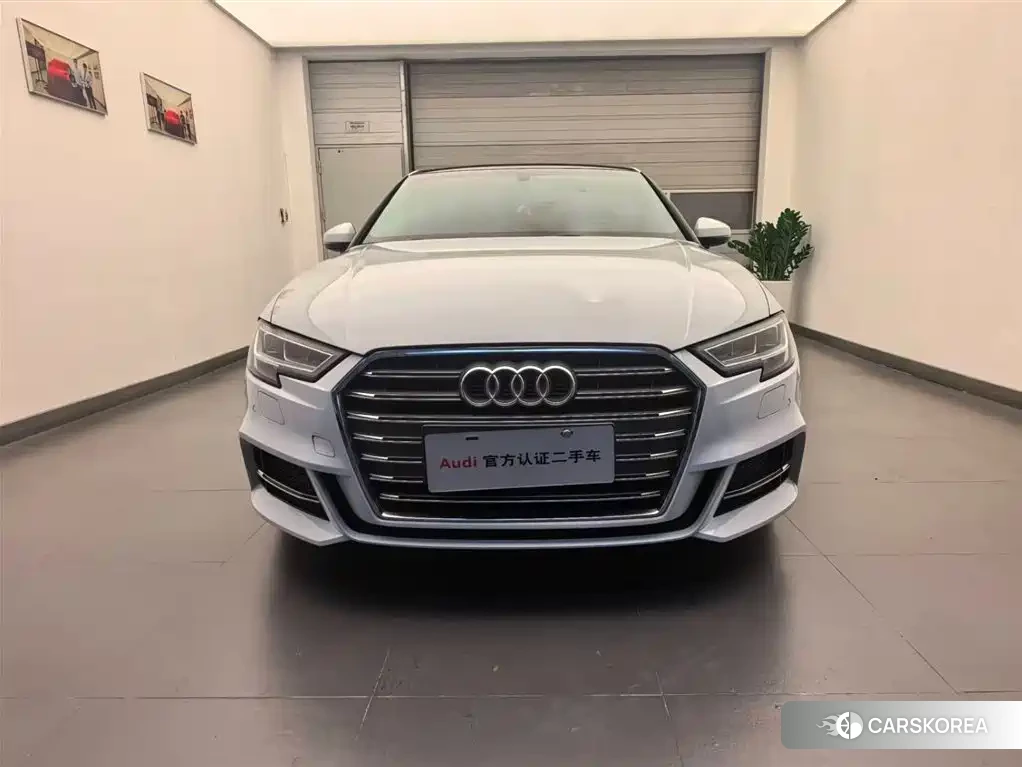 Audi A3 2020 Белый из Китая, фото 3