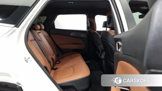 Kia Sportage 5th Generation Hybrid 2024 Белый из Кореи, фото 3