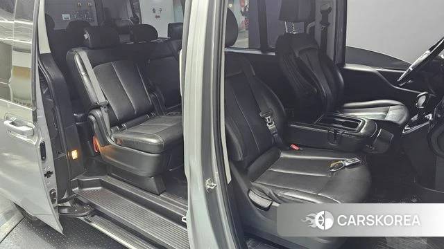 Hyundai Staria 2022 Серебряный из Кореи, фото 3