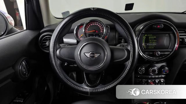 Mini Cooper 2018 Черный из Кореи, фото 3