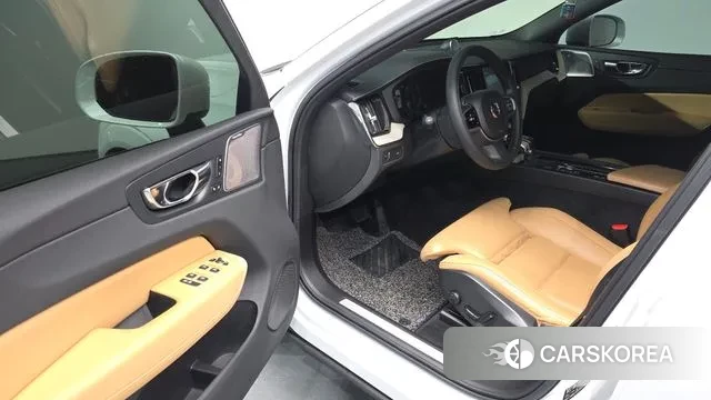 Volvo XC60 second Generation 2018 Белый из Кореи, фото 3