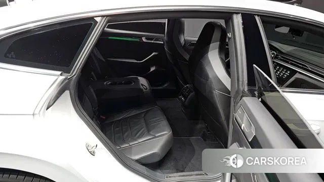 Volkswagen Arteon 2023 Белый из Кореи, фото 3