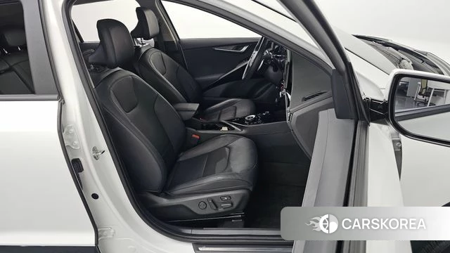 Kia Di Ol Nu Niro 2023 Белый из Кореи, фото 3