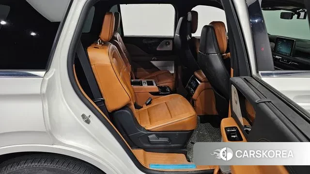 Lincoln Aviator 2nd generation 2022 Белый из Кореи, фото 3