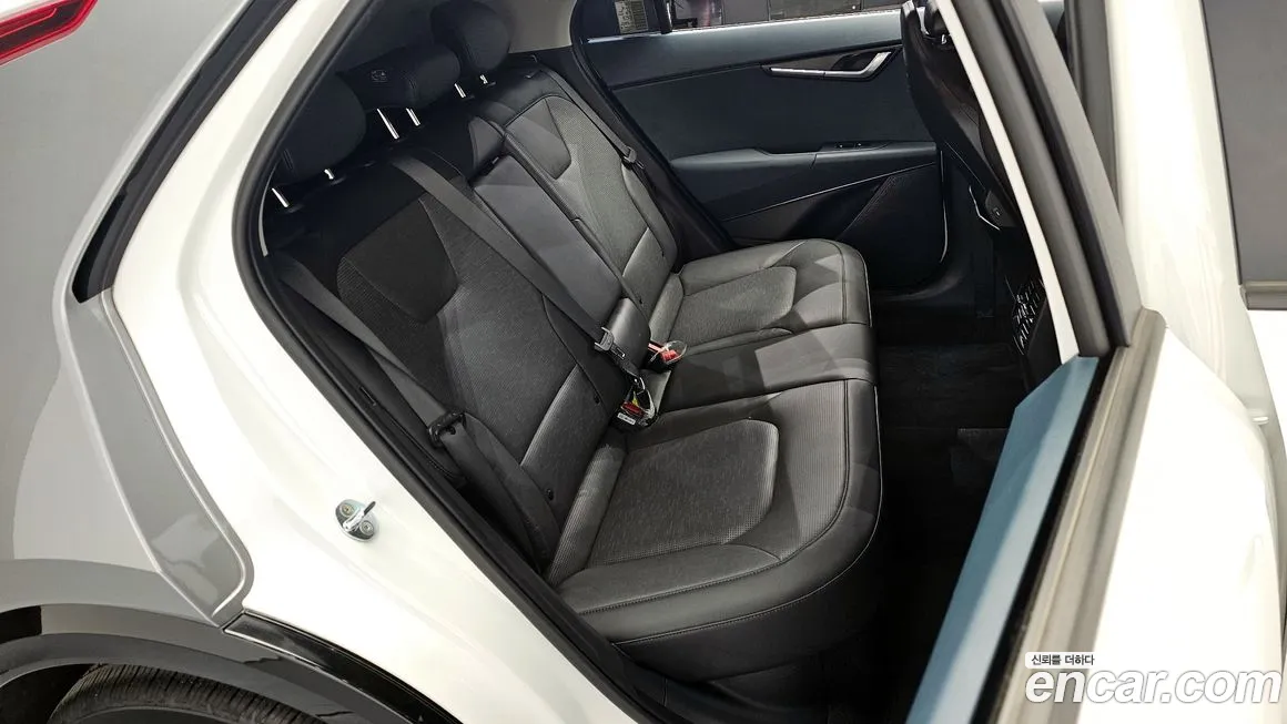 Kia Di Ol Nu Niro 2022 Белый из Кореи, фото 3