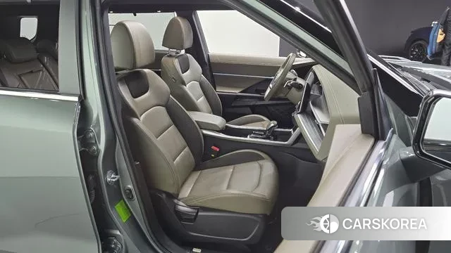 Ssangyong Torres 2023 Темно-зеленый из Кореи, фото 3