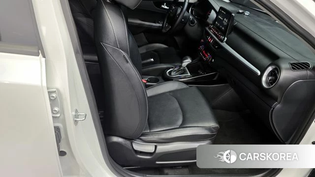 Kia The New K3 2nd generation 2023 Белый из Кореи, фото 3