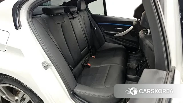 BMW 3 Series (F30) 2018 Белый из Кореи, фото 3