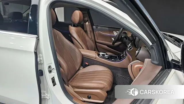 Mercedes-Benz E-Class W213 2020 Белый из Кореи, фото 3