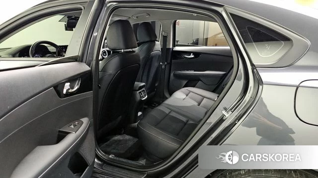 Kia The New K3 2nd generation 2024 Серый из Кореи, фото 3