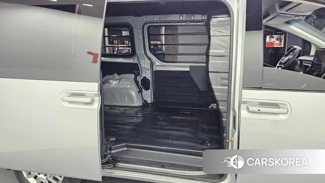 Hyundai Staria 2021 Серебряный из Кореи, фото 3