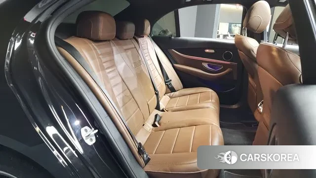 Mercedes-Benz E-Class W213 2023 Черный из Кореи, фото 3