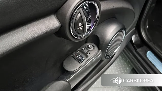 Mini Cooper 2021 Черный из Кореи, фото 3