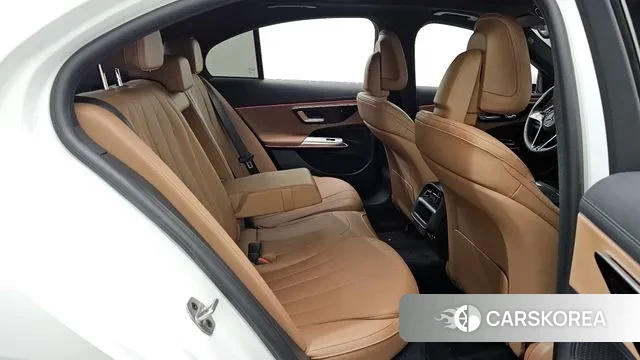 Mercedes-Benz E-Class W214 2025 Белый из Кореи, фото 3