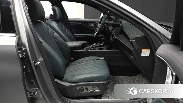 Kia K8 Hybrid 2023 Серебристо-серый из Кореи, фото 3