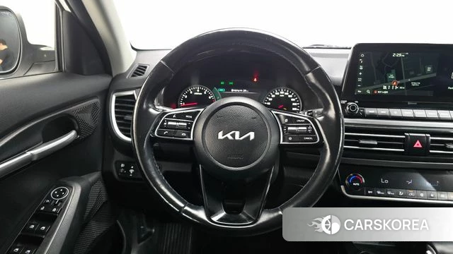 Kia Seltos 2022 Белый из Кореи, фото 3