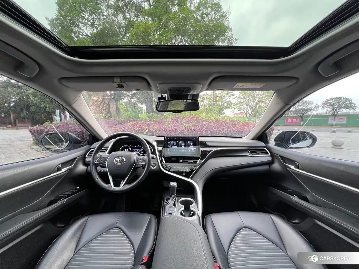 Toyota Camry 2023 Белый из Китая, фото 3