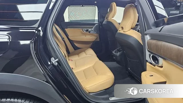 Volvo V90 Cross-Country 2023 Черный из Кореи, фото 3