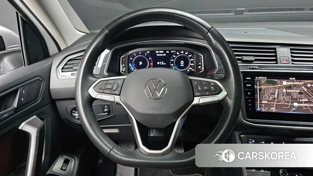 Volkswagen Tiguan Allspace 2024 Белый из Кореи, фото 3
