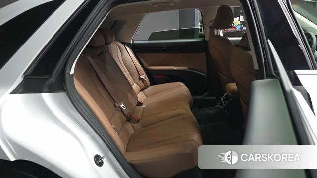 Hyundai Grandeur Hybrid (GN7) 2024 Белый из Кореи, фото 3